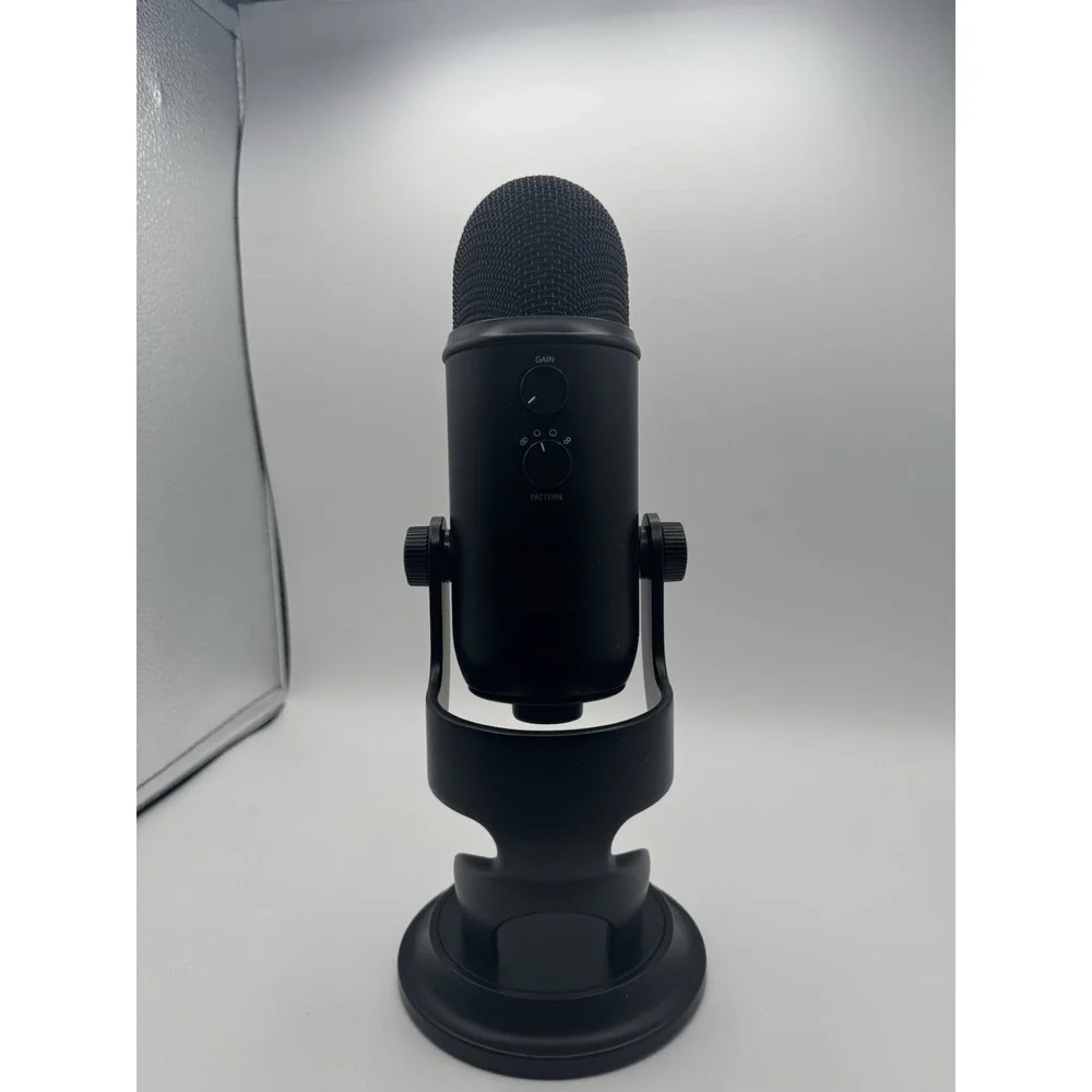 Blue Yeti Professional Multi-Pattern USB Condenser Microphone - Blackout